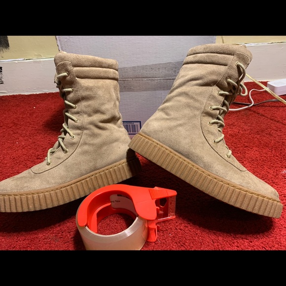 Womens lightweight suade 5 1/2 lace up combat boots. Only worm once - Picture 6 of 7